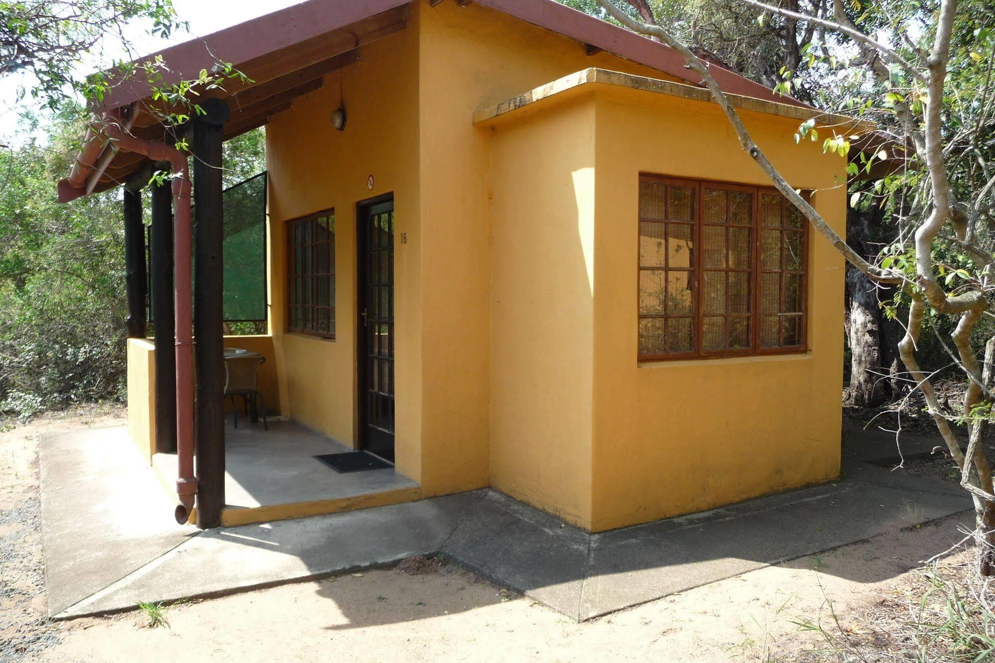 Isinkwe Backpackers Bushcamp Hotell Hluhluwe Exteriör bild