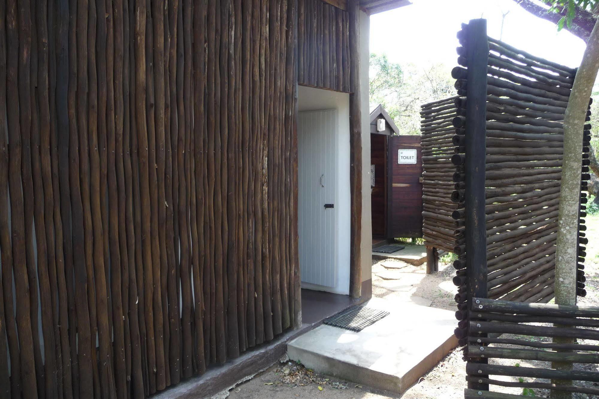 Isinkwe Backpackers Bushcamp Hotell Hluhluwe Exteriör bild