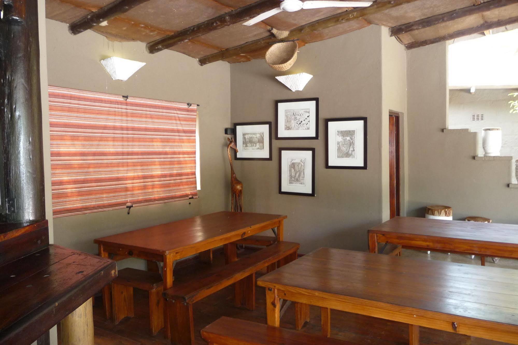 Isinkwe Backpackers Bushcamp Hotell Hluhluwe Exteriör bild
